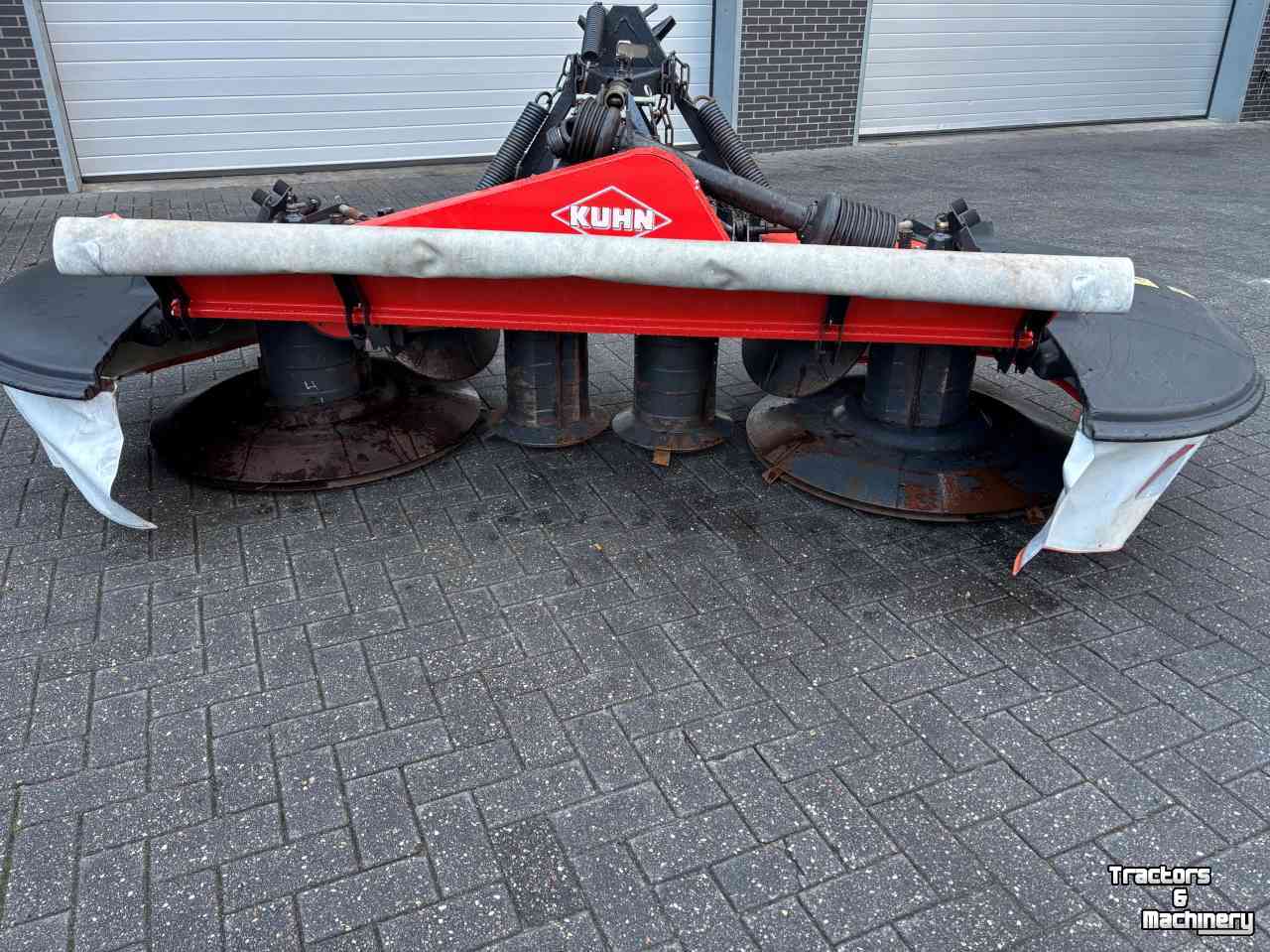 Faucheuse Kuhn PZ 300F   ( Deutz-fahr KM4.29F