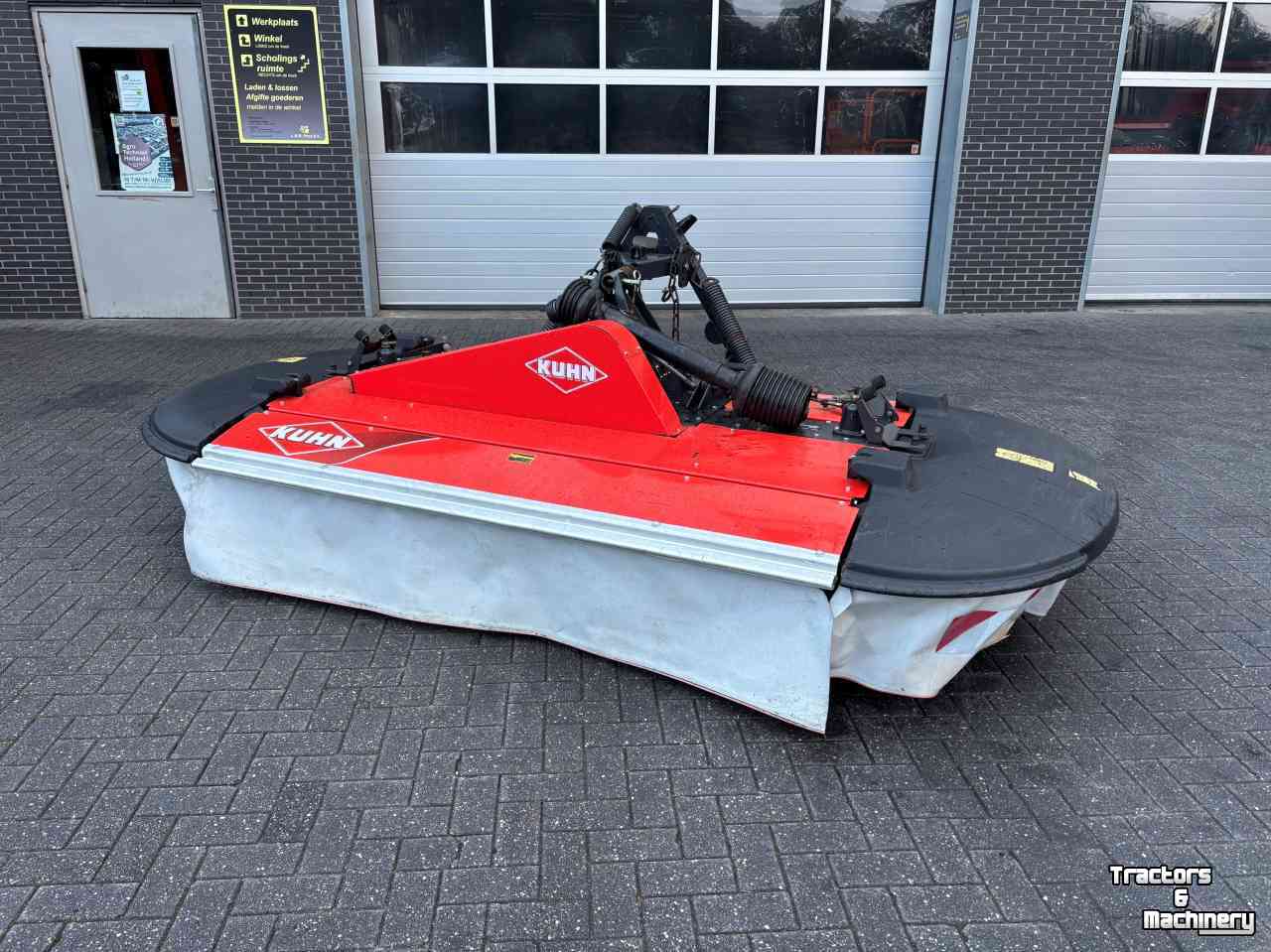 Faucheuse Kuhn PZ 300F   ( Deutz-fahr KM4.29F