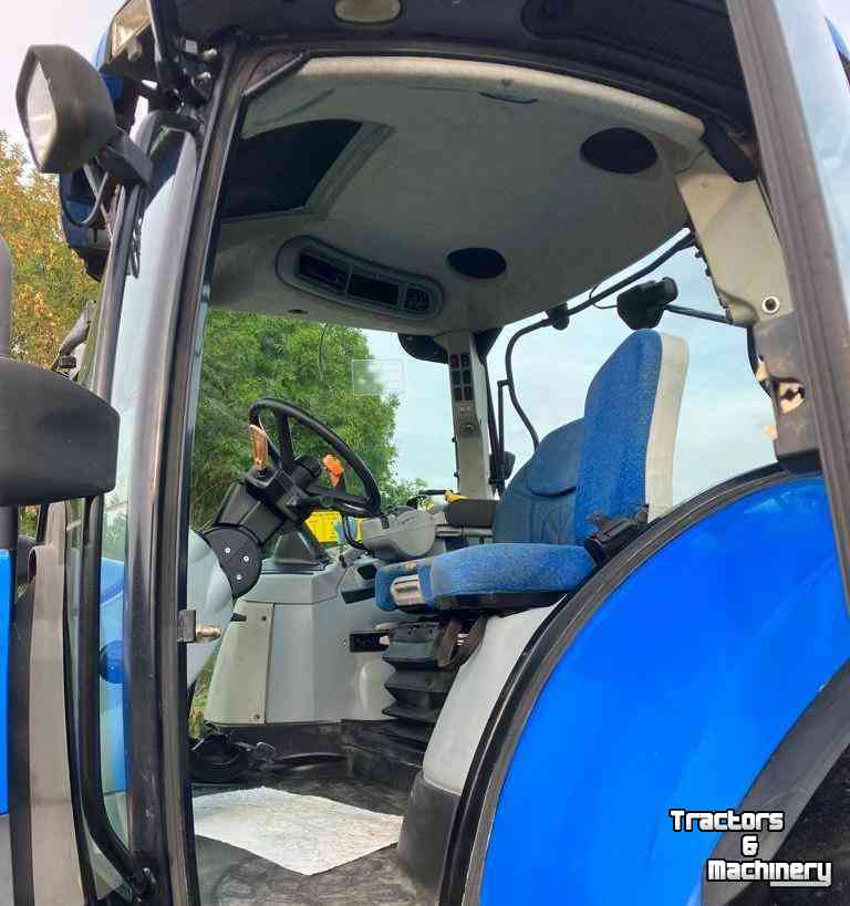Tracteurs New Holland T 6070 RC Tractor