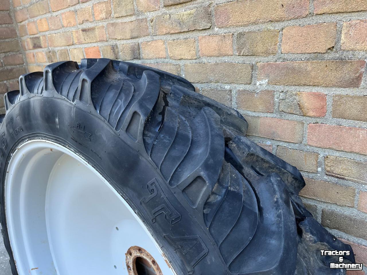 Roues, Pneus, Jantes, Barillets Jumelage Taurus 270/95R46