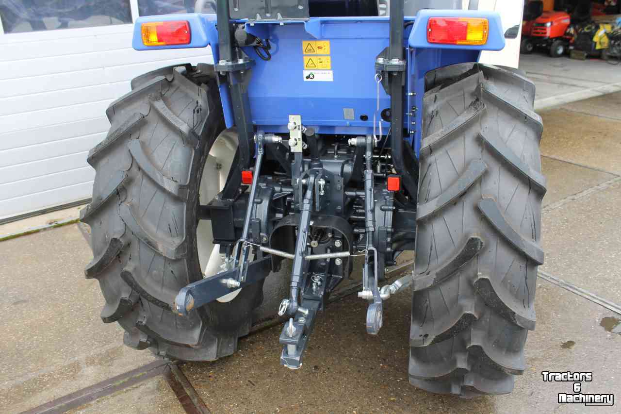 Tracteur pour horticulture Iseki TLE4550 mechanisch handgeschakelde compacttrekker tuinbouwtractor trekkerbanden