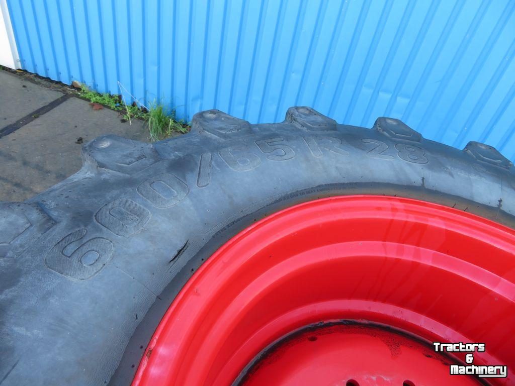 Roues, Pneus, Jantes, Barillets Jumelage Pirelli 600/65R28 Fendt 10 gaats 60%