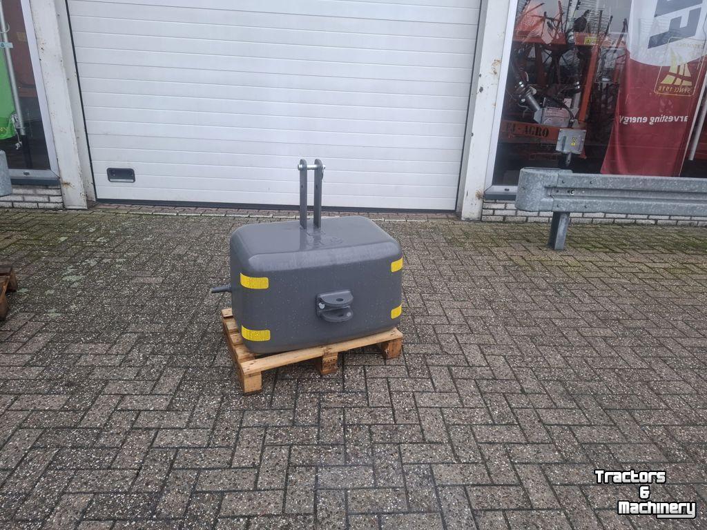 Pièces d‘occasion pour tracteurs  450 KG