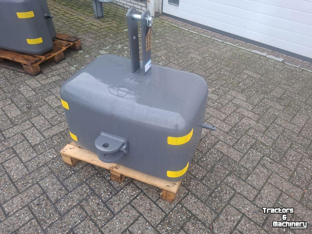 Pièces d‘occasion pour tracteurs  450 KG