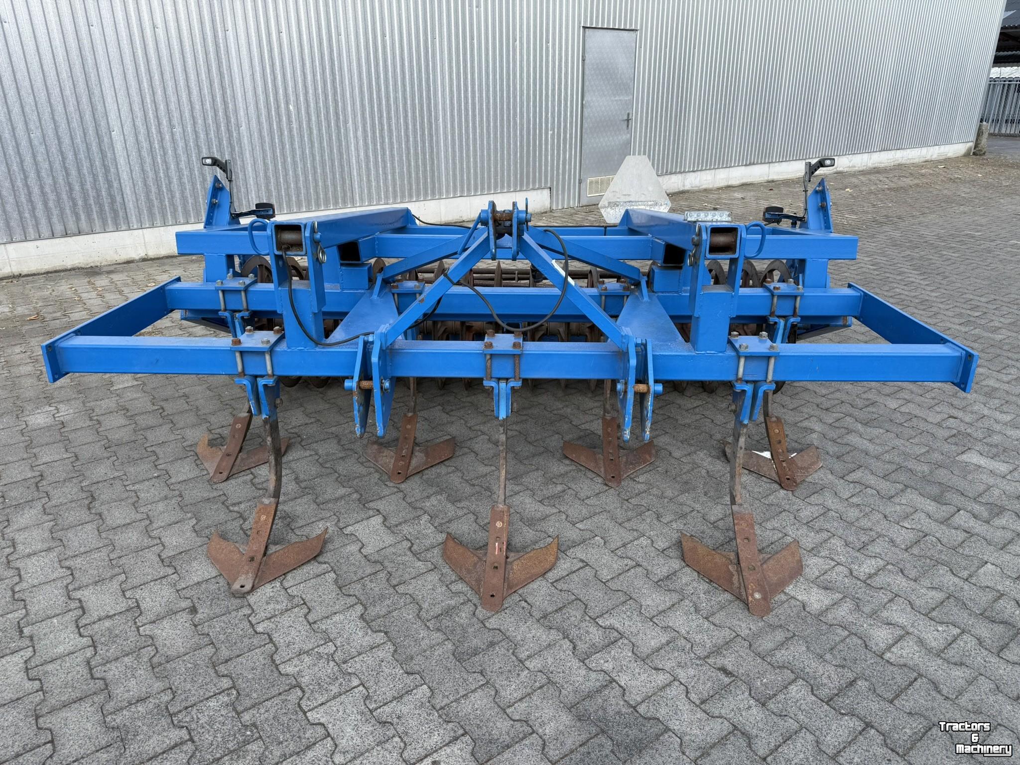 Cultivateur  Cultivator met pakkerrol