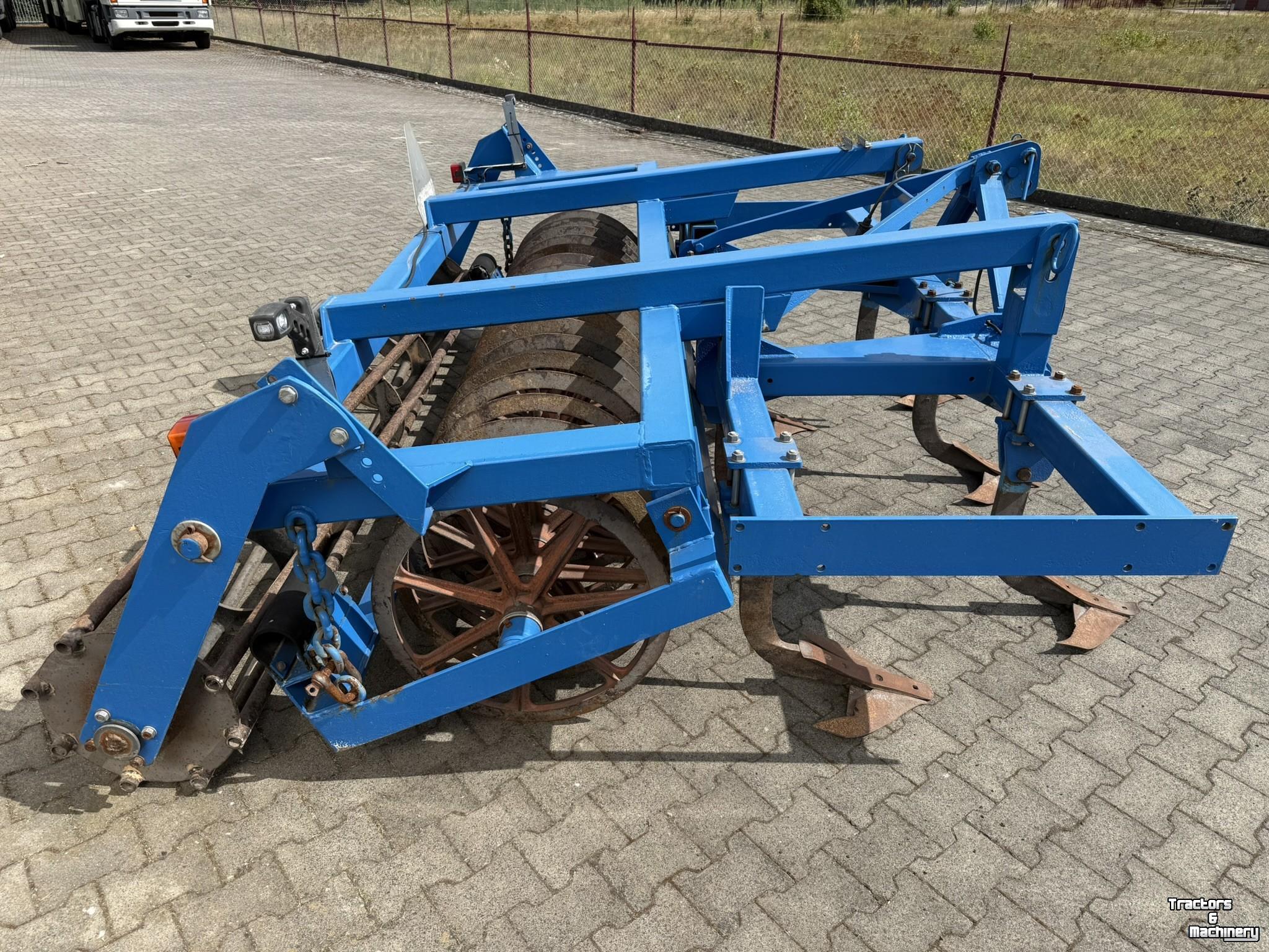 Cultivateur  Cultivator met pakkerrol