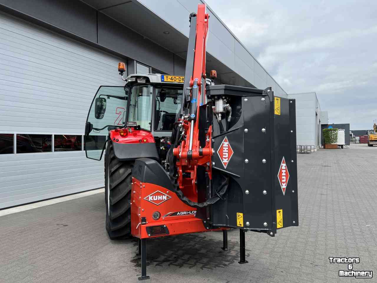 Bras avec tondeuse à fléaux Kuhn Agri Longer HE 6045 PTC