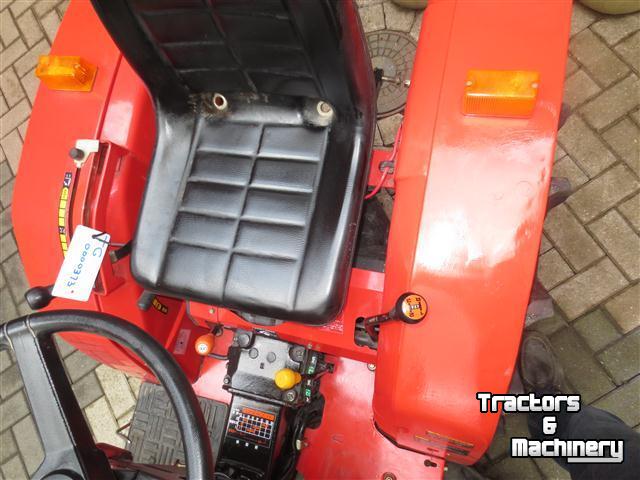 Tracteur pour vignes et vergers Shibaura 313
