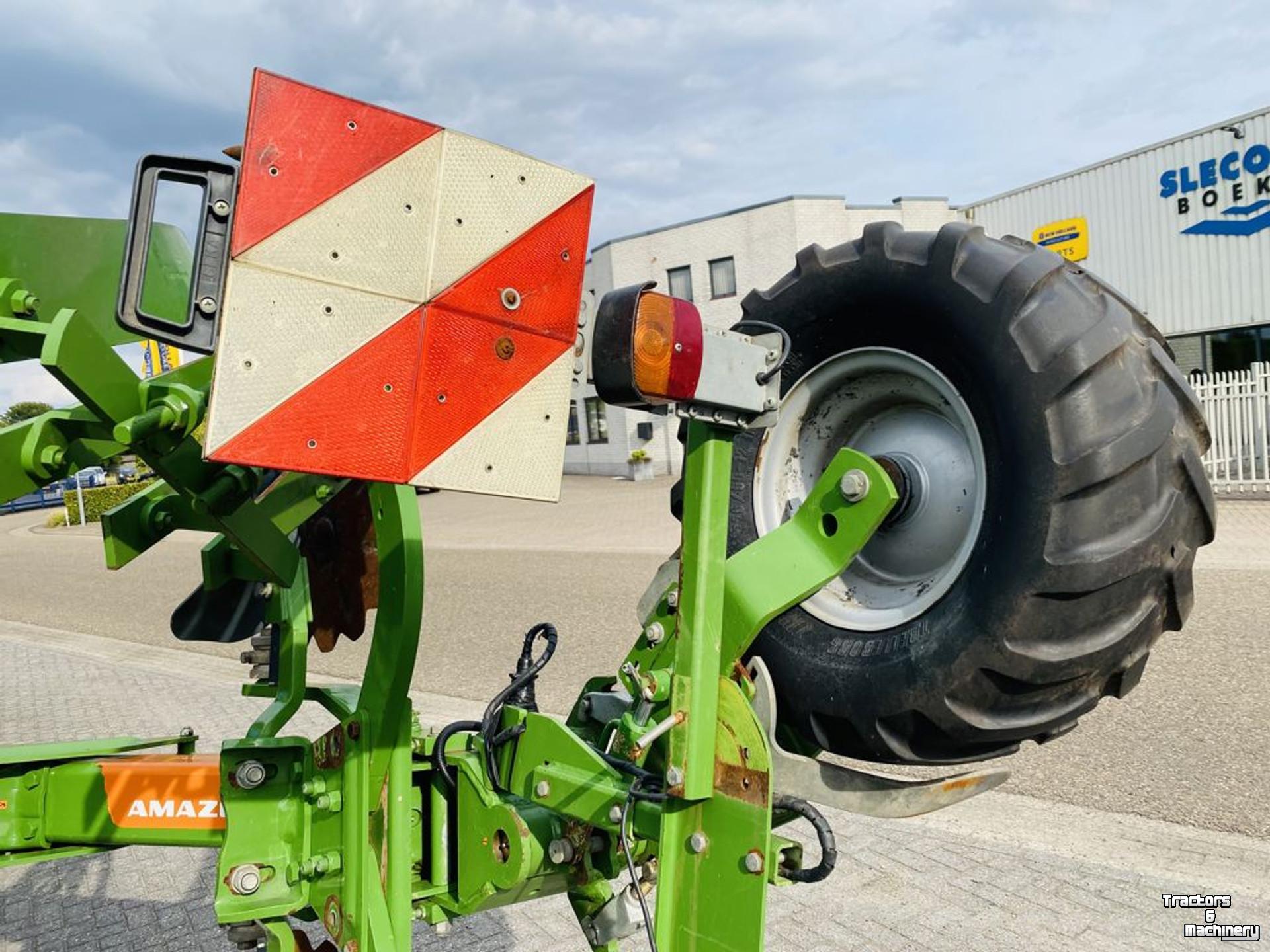 Charrues Amazone Cayros XS950 V 5-Schaar Wentelploeg