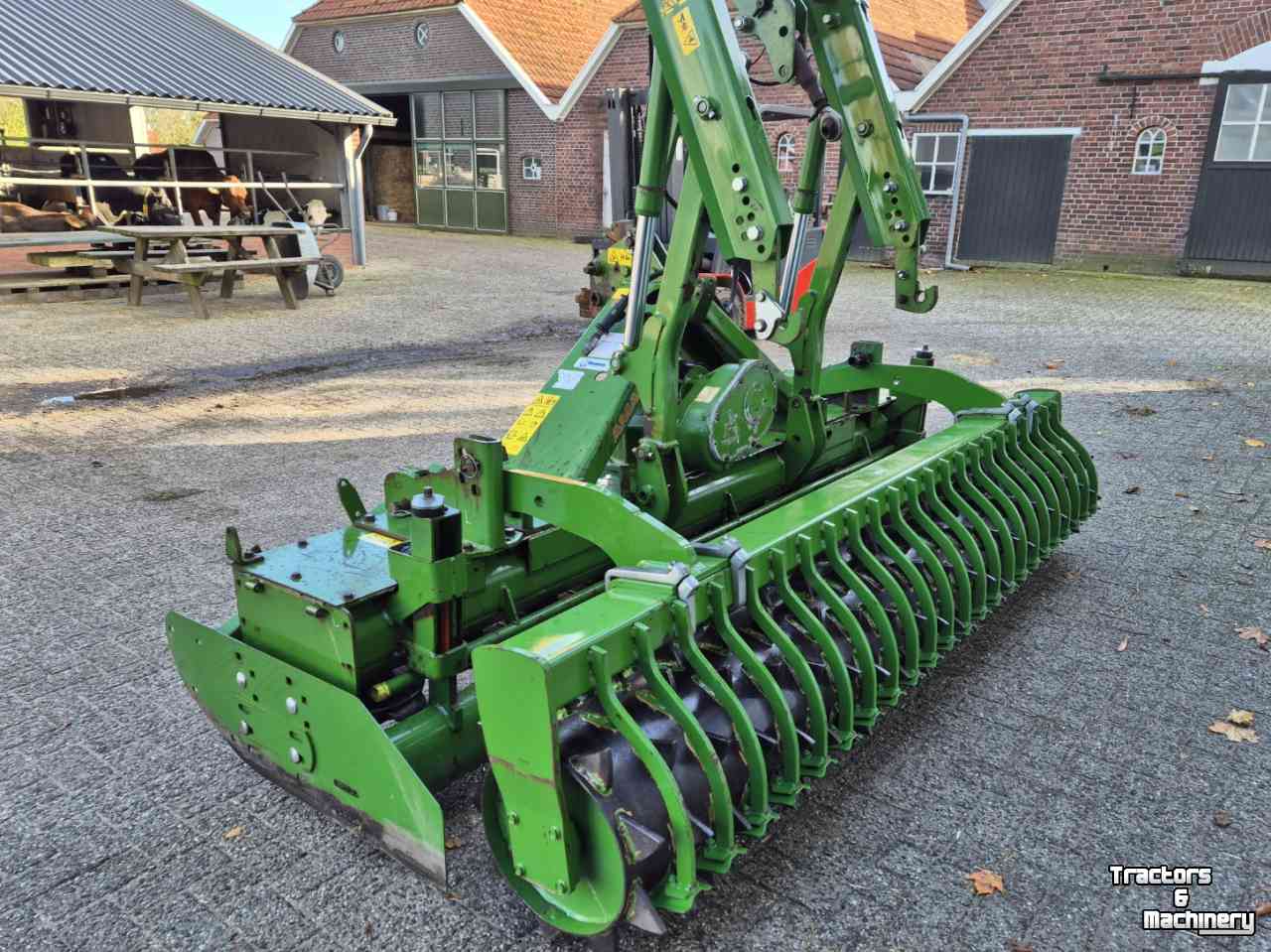 Herse rotative Amazone KG3000 Special rotoreg rotorkopeg met hef