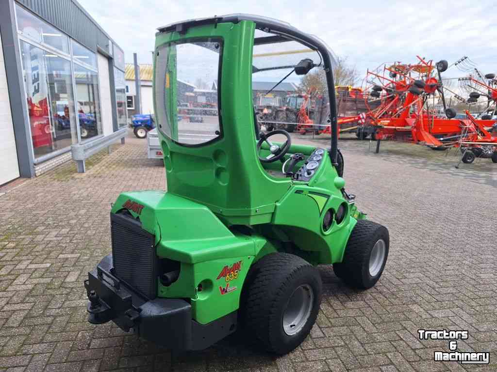 Chargeuse sur pneus Avant 635