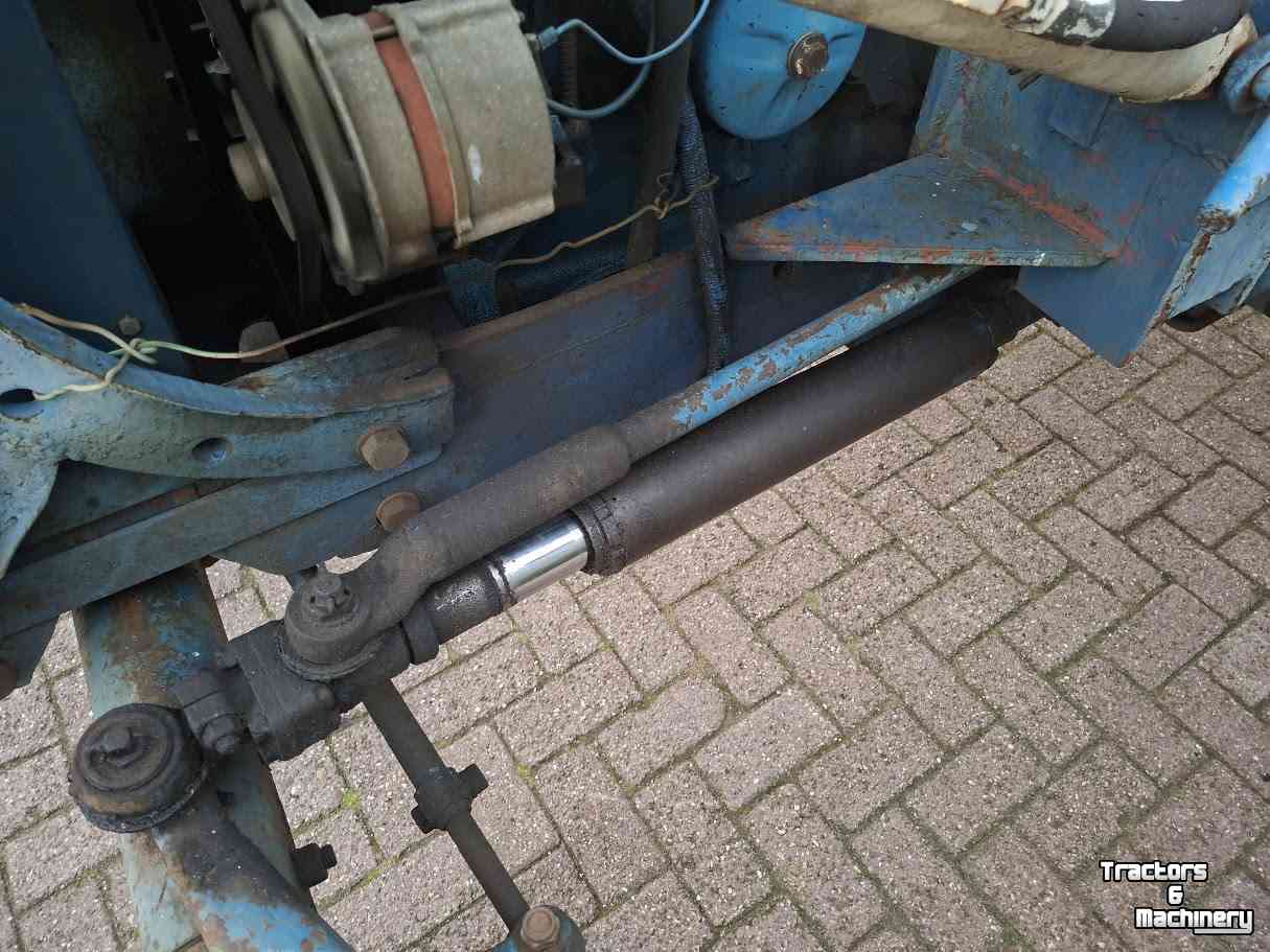 Tracteurs anciens Ford 4000 met voorlader