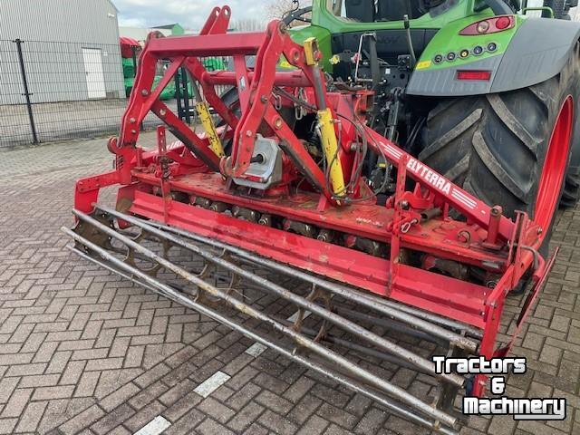 Herse rotative Lely rotorkopeg 35 met openrol en hydraulische hef