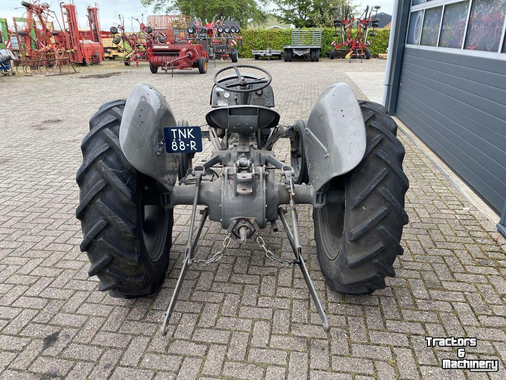 Tracteur Massey Ferguson TEF