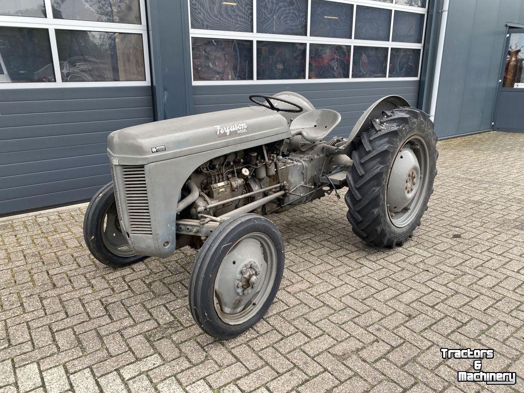 Tracteur Massey Ferguson TEF