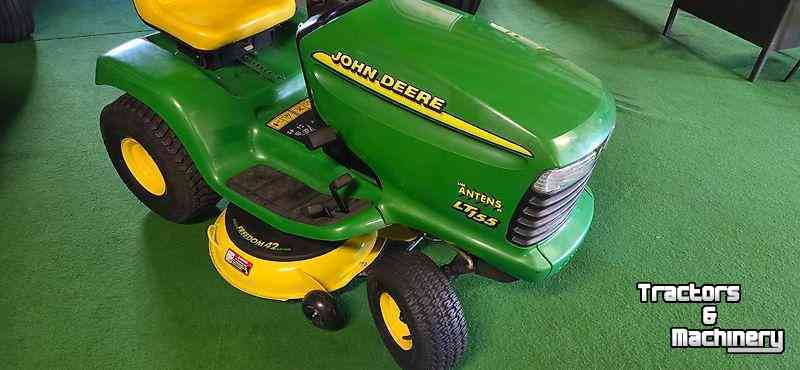 Tracteur Tondeuse Autoporté John Deere LT155 Zitmaaier