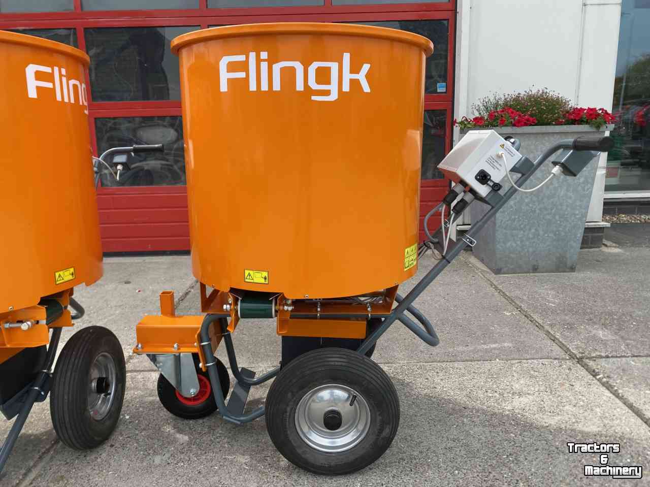 Épandeur de sciure pour des logettes Flingk SE 250 zaagselstrooier