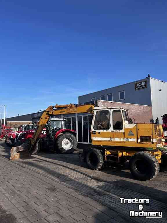 Pelles sur pneus Liebherr 900