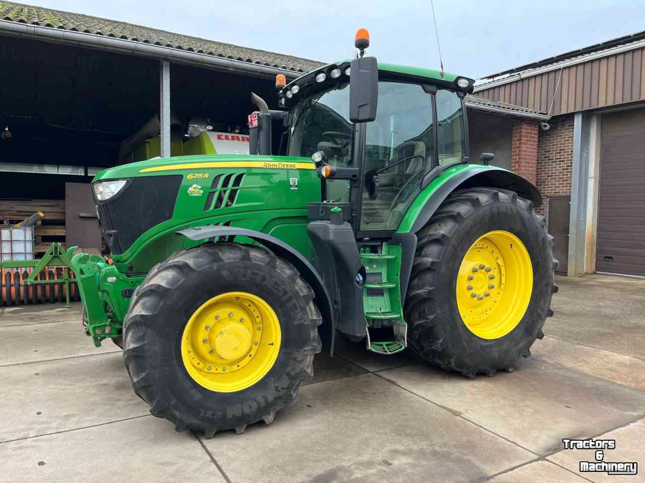 Tracteur John Deere 6215 R