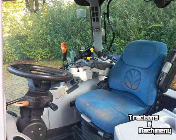 Tracteurs New Holland T 7030 Power Command Tractor