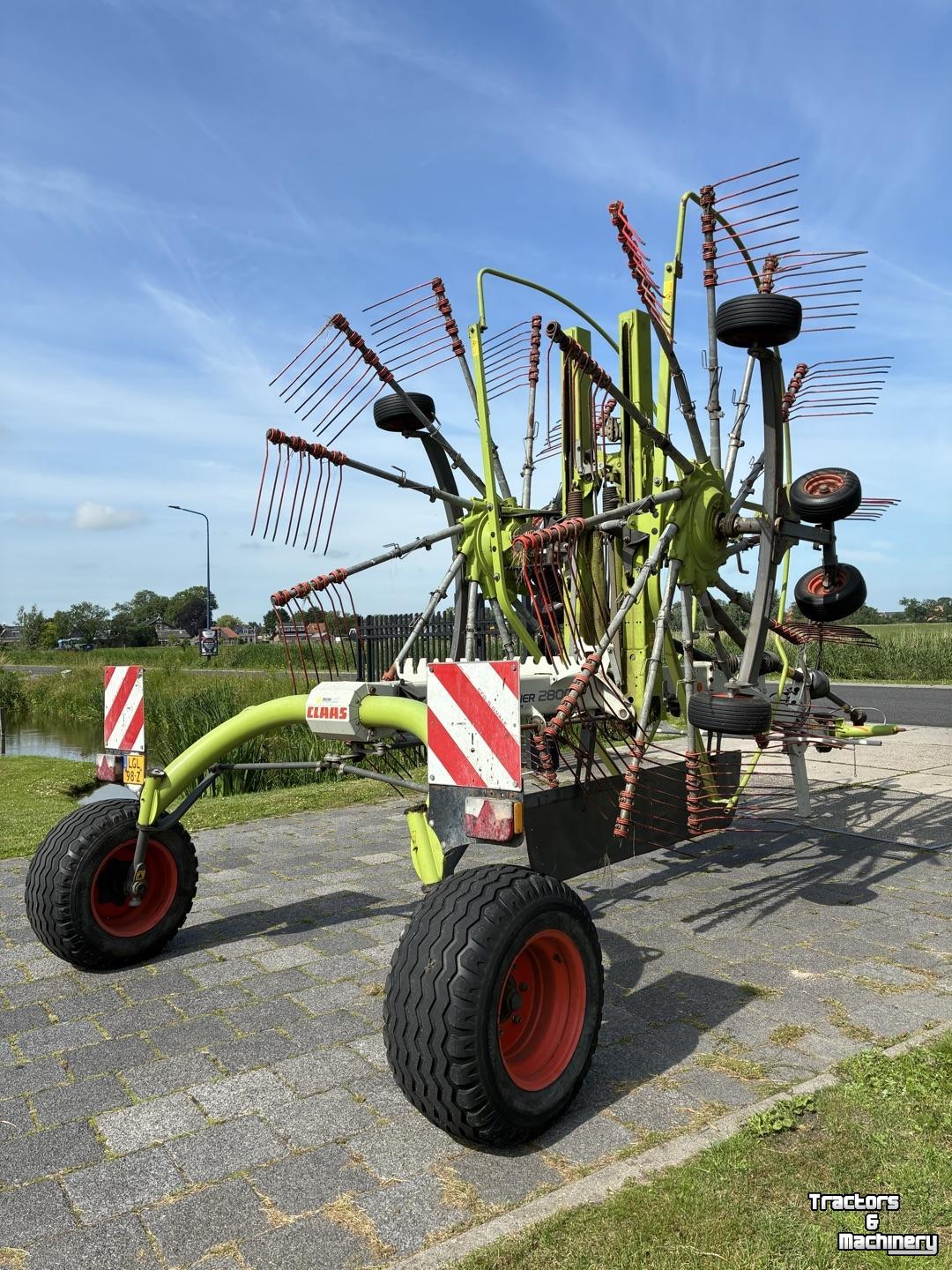 Andaineur Claas LINER 2800 15/55-17
