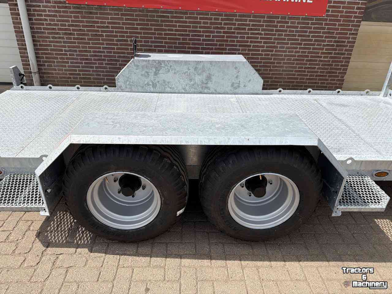 Remorque porte-machines AGM Machinetransporter / Oprijwagen