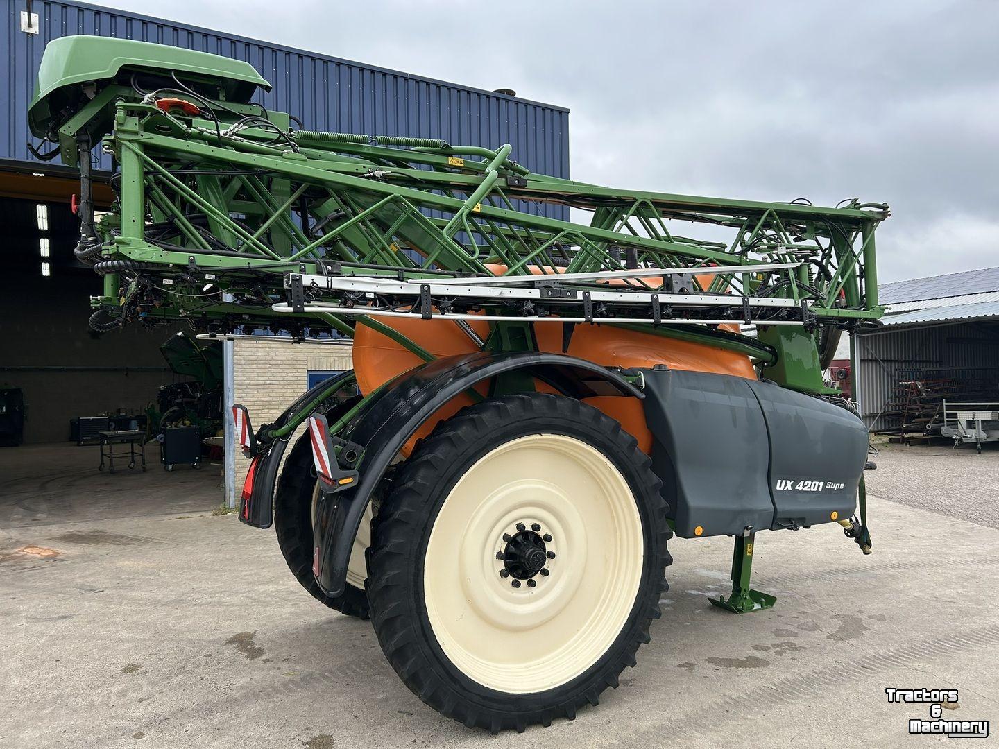 Pulvérisateur porté Amazone UX