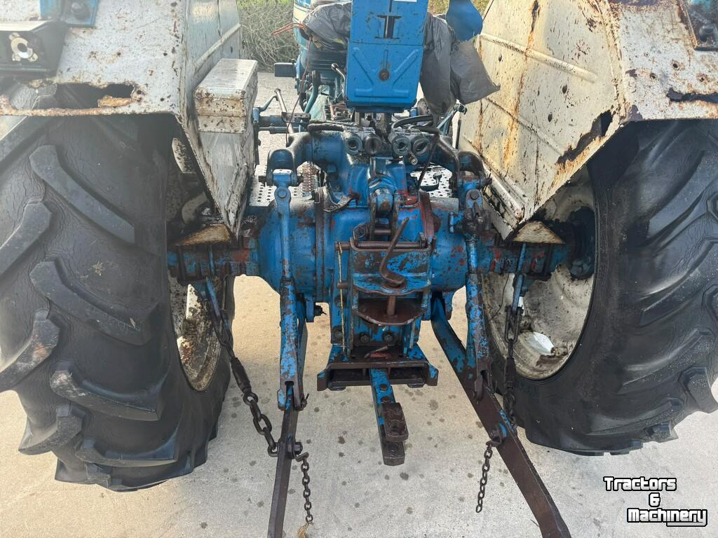 Tracteur Ford 5000