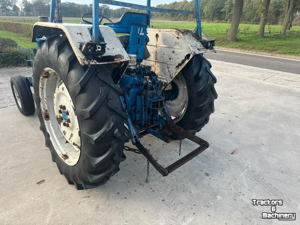 Tracteur Ford 5000