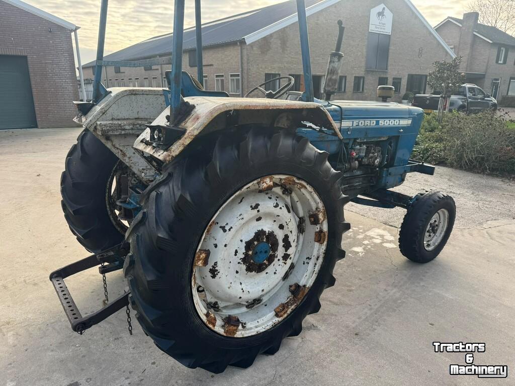 Tracteur Ford 5000