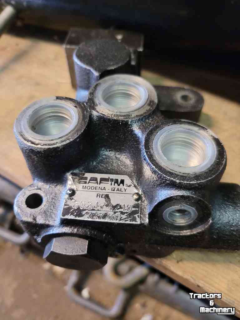 Pièces d‘occasion pour tracteurs  Rem ventiel Safim