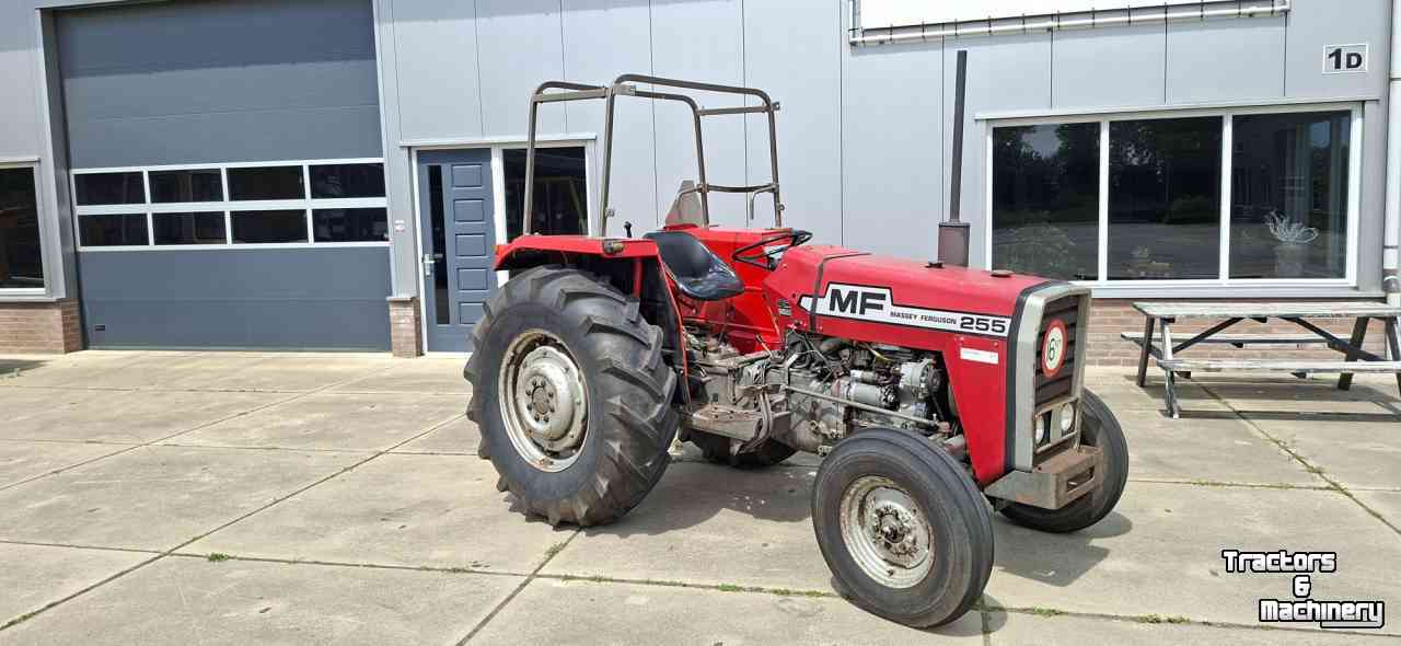 Tracteur Massey Ferguson 255