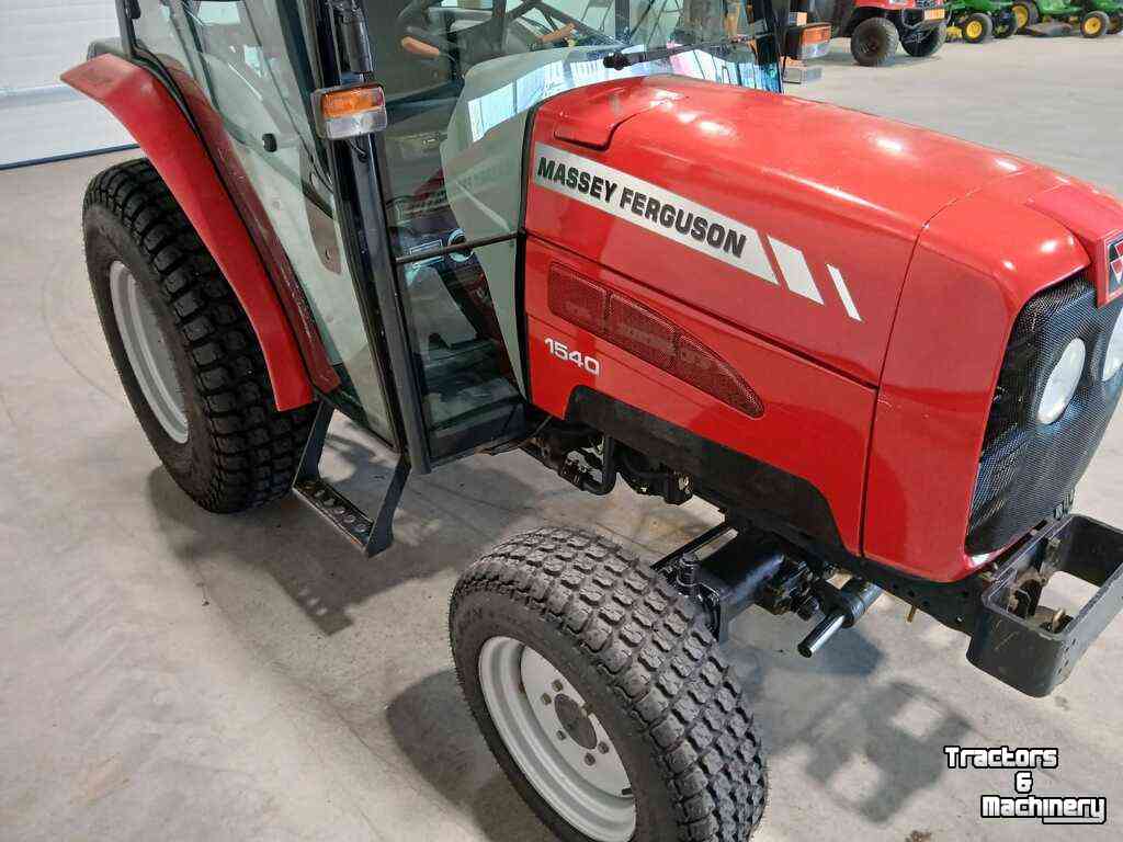 Tracteur Massey Ferguson 1540