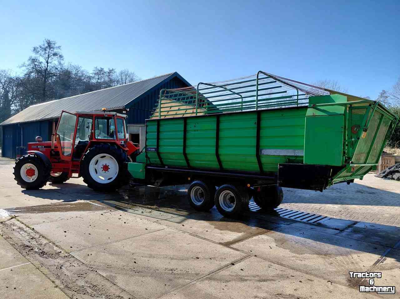 Autochargeuse Deutz-Fahr F 570