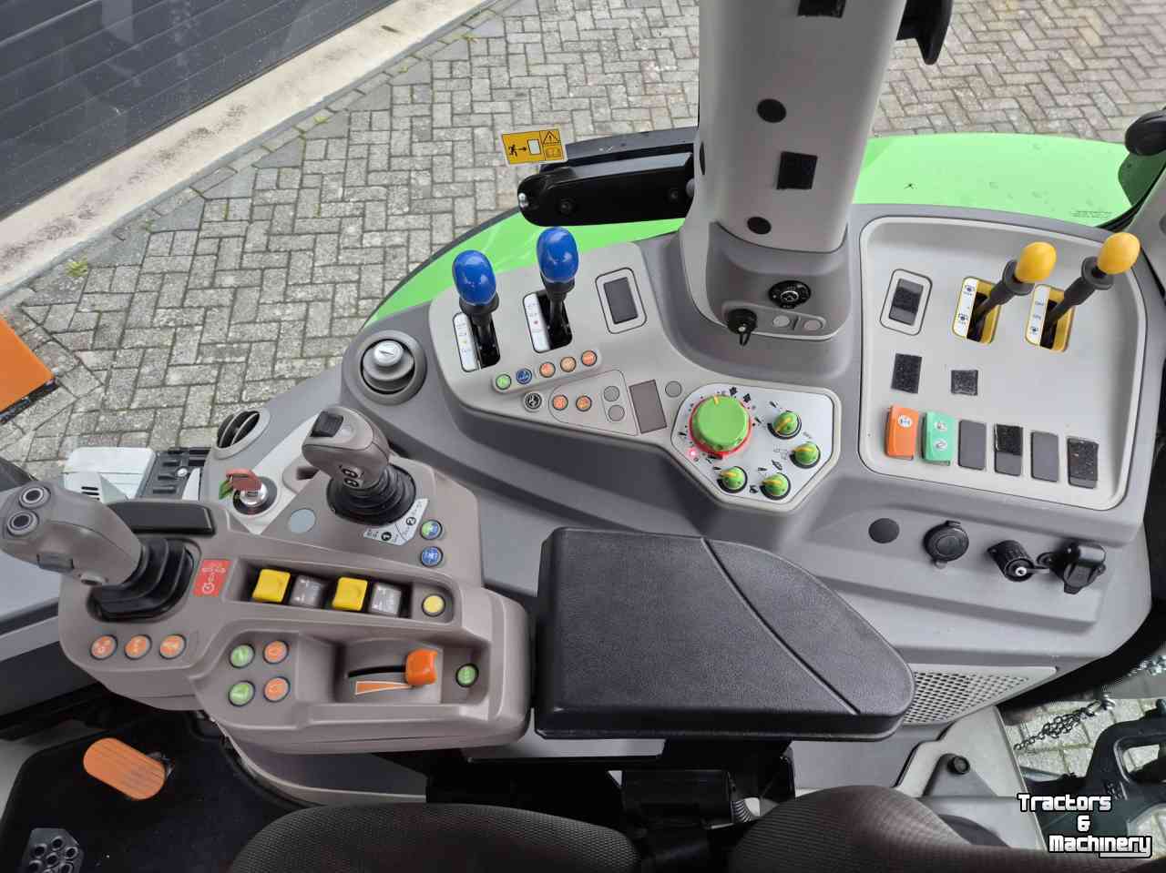 Tracteur Deutz-Fahr Agrotron 6130.4 RV-Shift