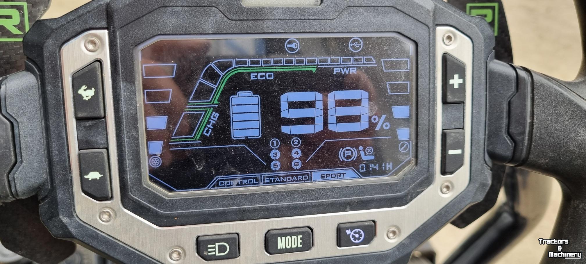 Tracteur Tondeuse Autoporté EGO ZT4201E-S