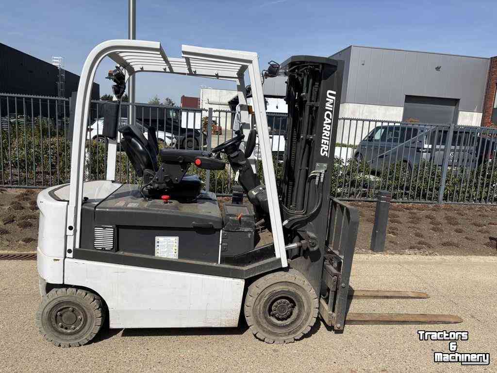Chariot élévateur  UniCarriers 1QL25Q HEFTRUCK ELEKTRISCH