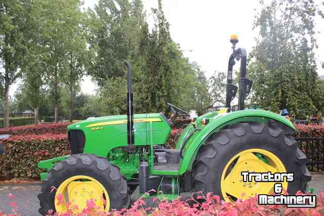 Tracteur John Deere 5065E 4WD