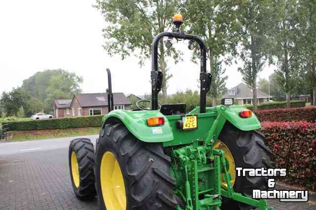 Tracteur John Deere 5065E 4WD