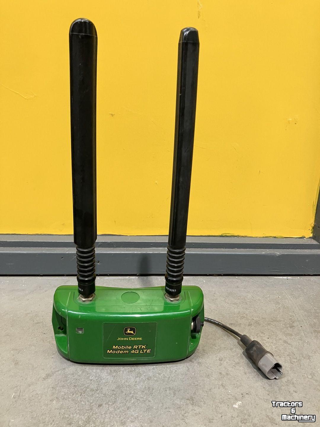 Systèmes et accessoires de GPS John Deere STARFIRE 900 RTK RADIO