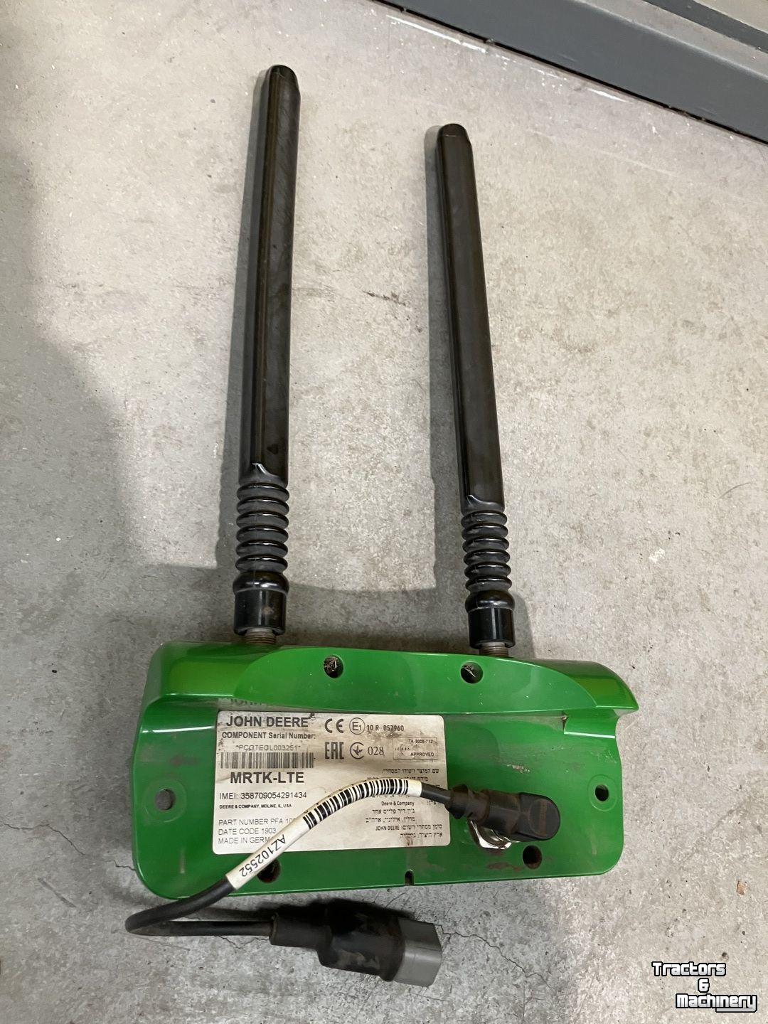 Systèmes et accessoires de GPS John Deere STARFIRE 900 RTK RADIO