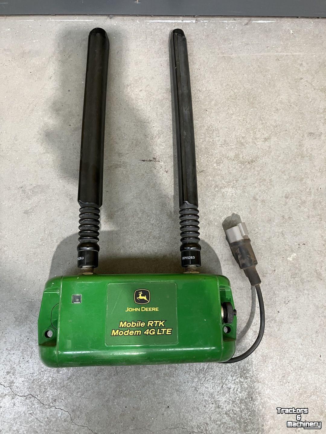 Systèmes et accessoires de GPS John Deere STARFIRE 900 RTK RADIO