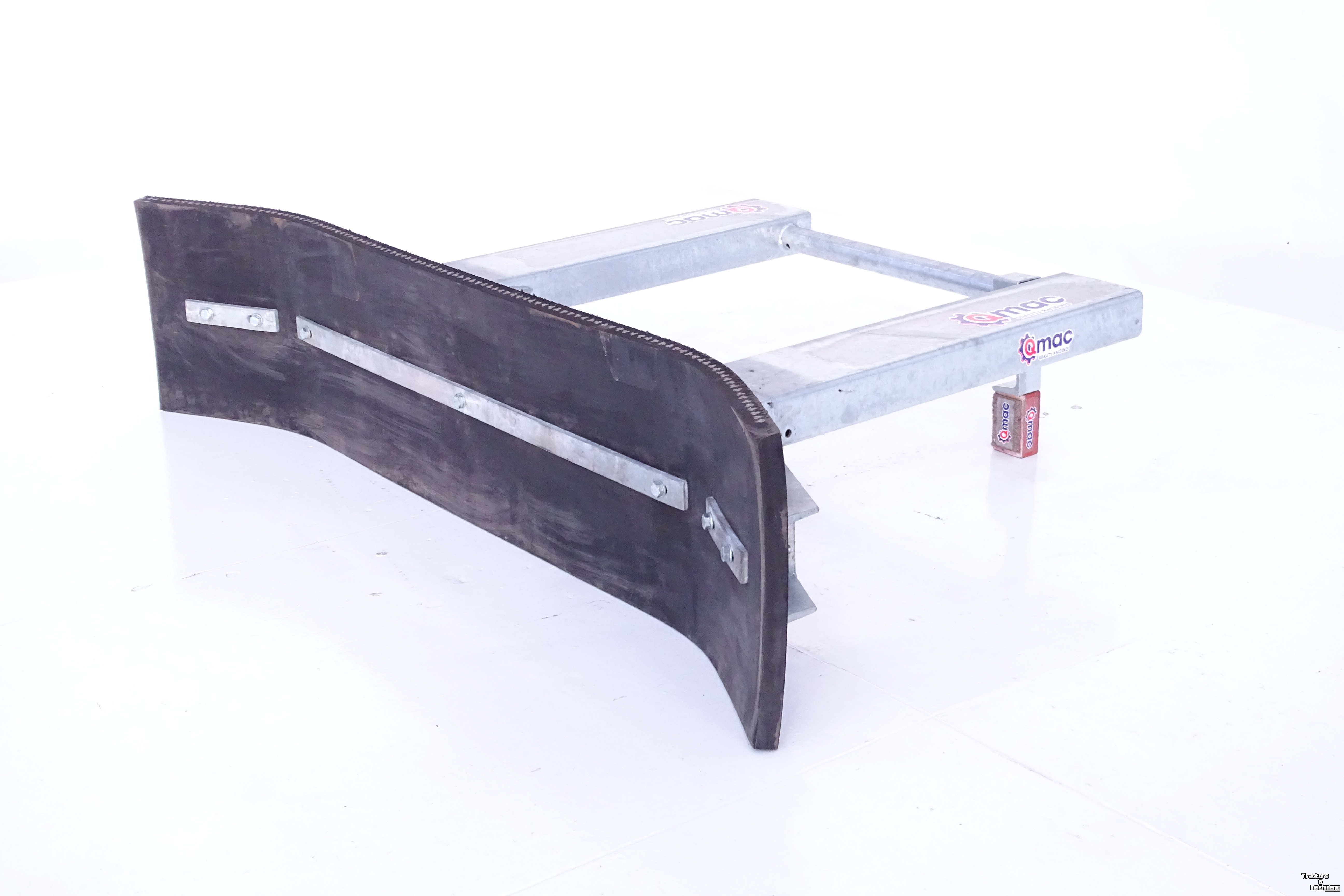 Autres matériel et accessoires de transport et industriels Qmac Modulo Rubber mud scrapers 2400mm hookup Forklift
