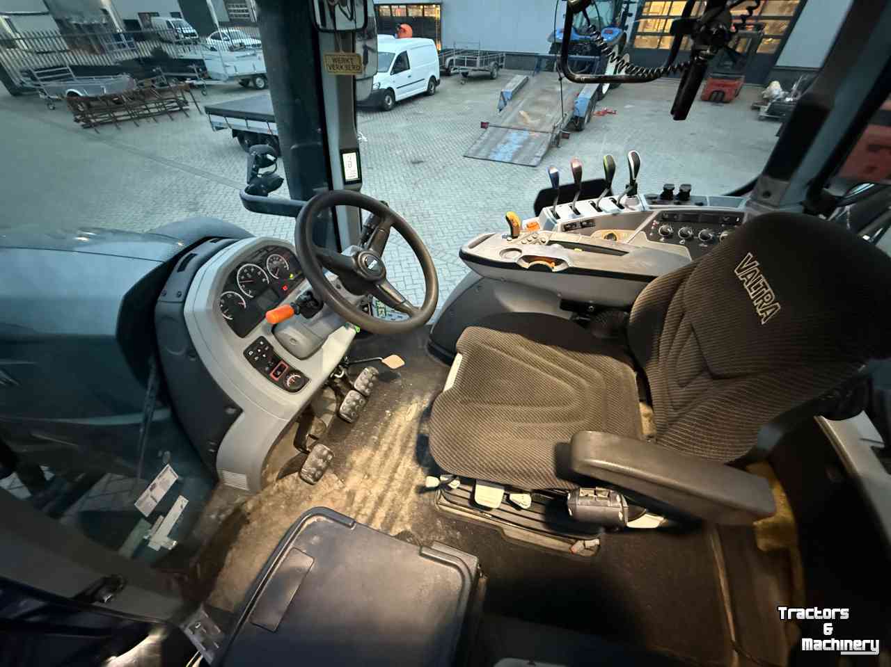 Tracteur Valtra T214