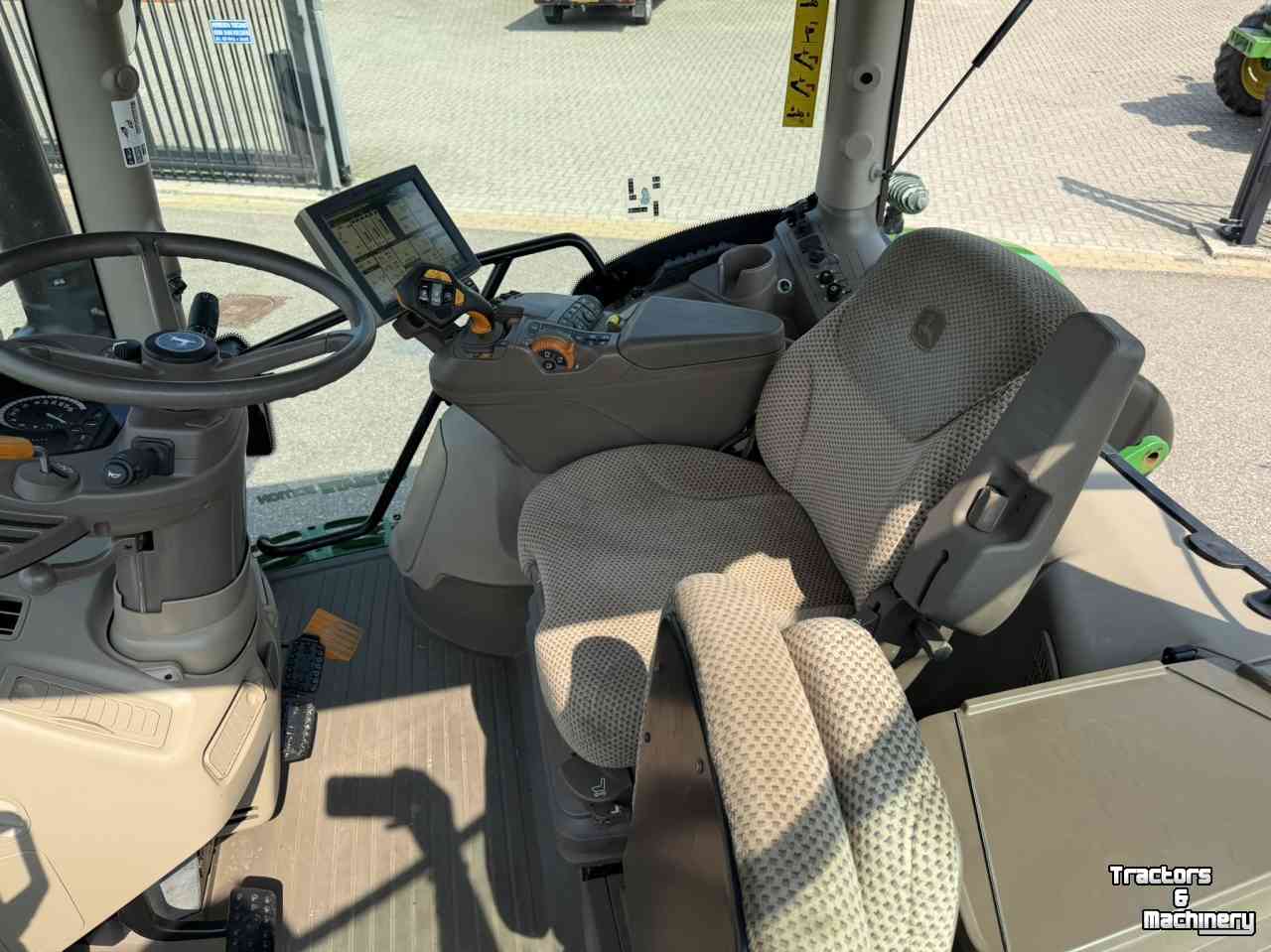 Tracteur John Deere 6130R 50 KM Command pro