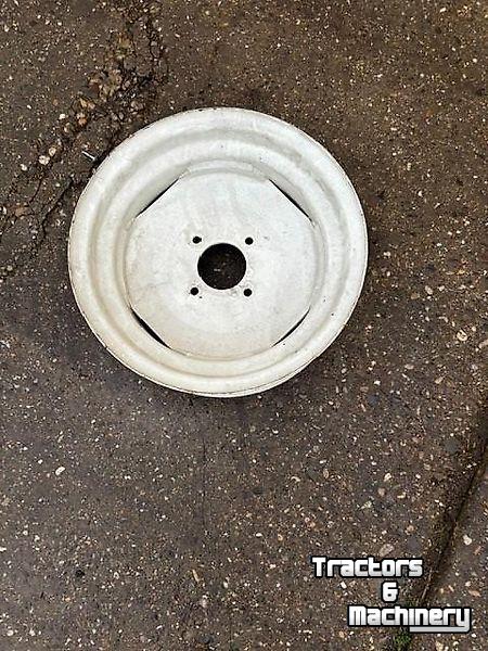 Roues, Pneus, Jantes, Barillets Jumelage Renault Renault voorvelg - 5.5x18