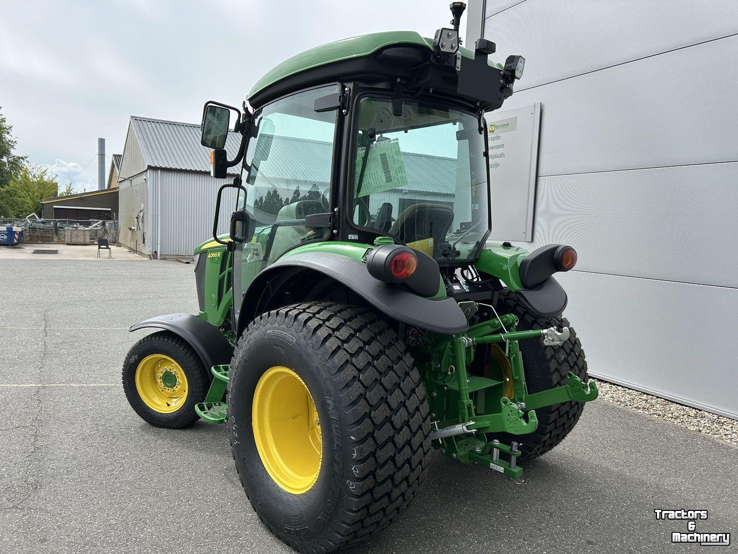 Tracteur pour vignes et vergers John Deere 4066R
