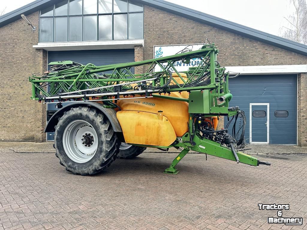 Pulvérisateur trainé Amazone UX 4200 VELDSPUIT