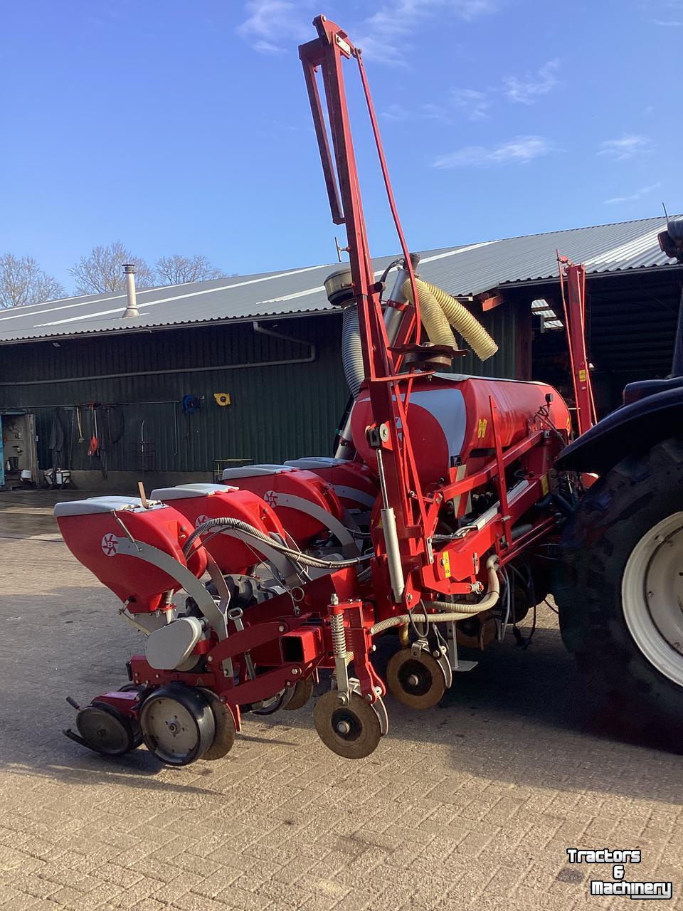 Semoir Becker AP8ZGE