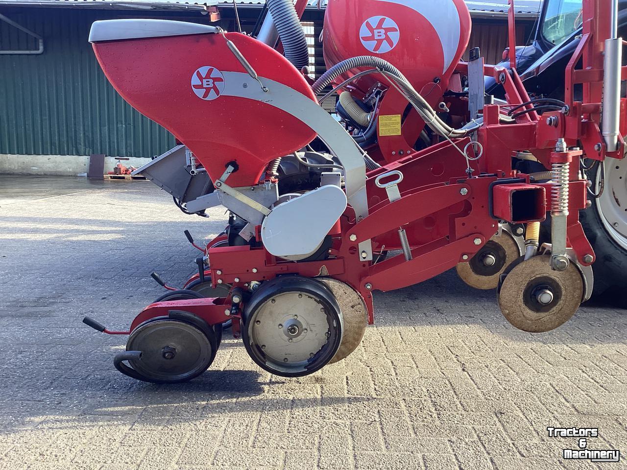 Semoir Becker AP8ZGE